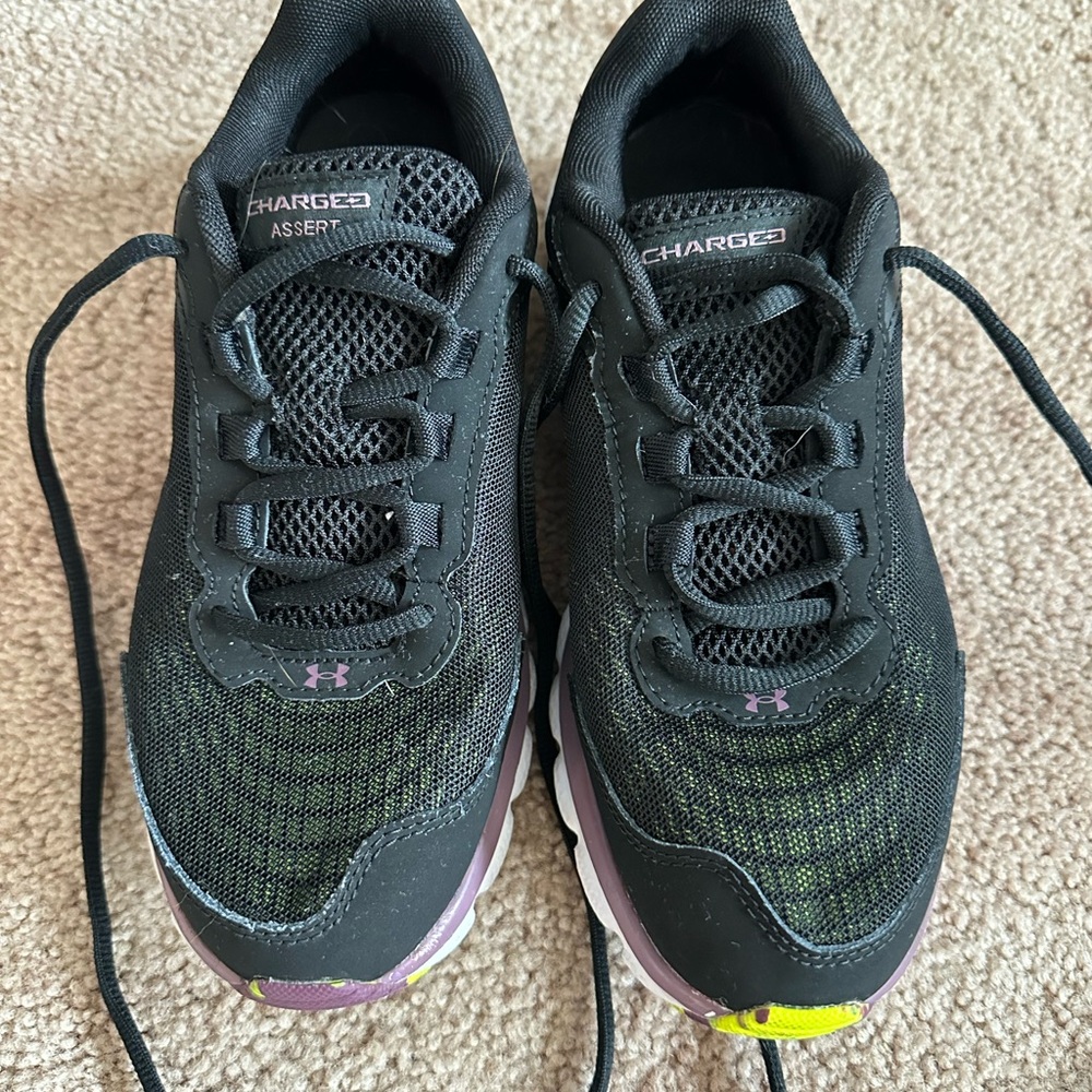 Under Armour Women's Black and Yellow Athletic Shoes